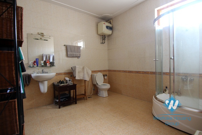 Swimming pool house with lots of space for rent in Tay Ho